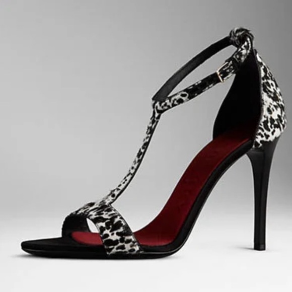 Burberry Prorsum
Ponyhair Leather Trim Embellishment T-Strap Sandals Size 38.5 - Picture 1 of 5